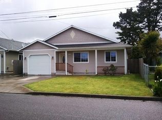 1023 Sanford Ave, Coos Bay, OR 97420