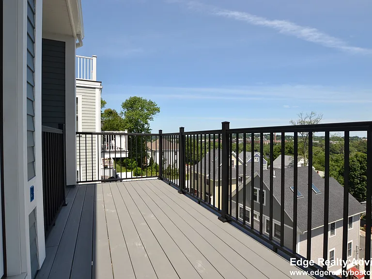 168 Bigelow St #1 — Photo 3
