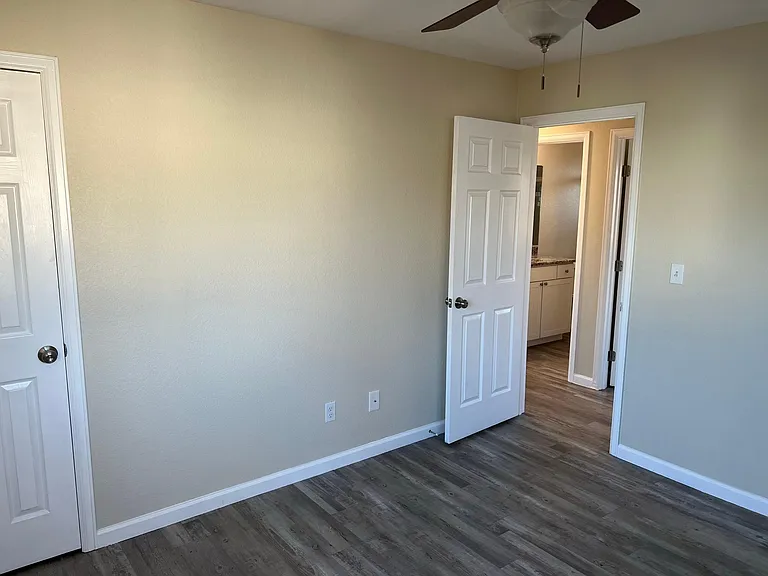 1656 Lansing St — Photo 18