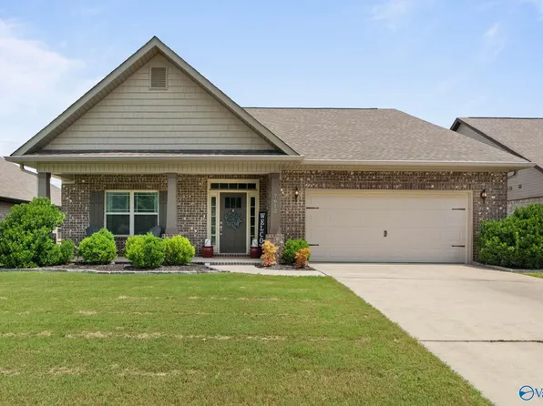 7613 Overton St, Owens Cross Roads, AL 35763