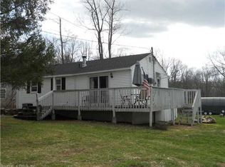 18 Hillcrest Dr, Amston, CT 06231