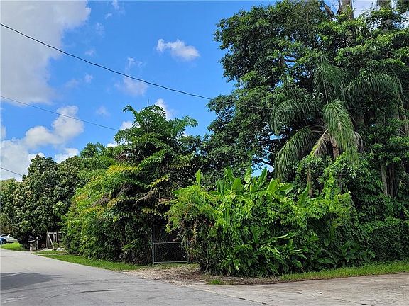 5th image of 0 SW 55th Avenue