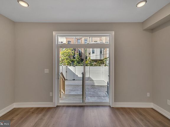 2nd image of 2439 W Oxford St #1
