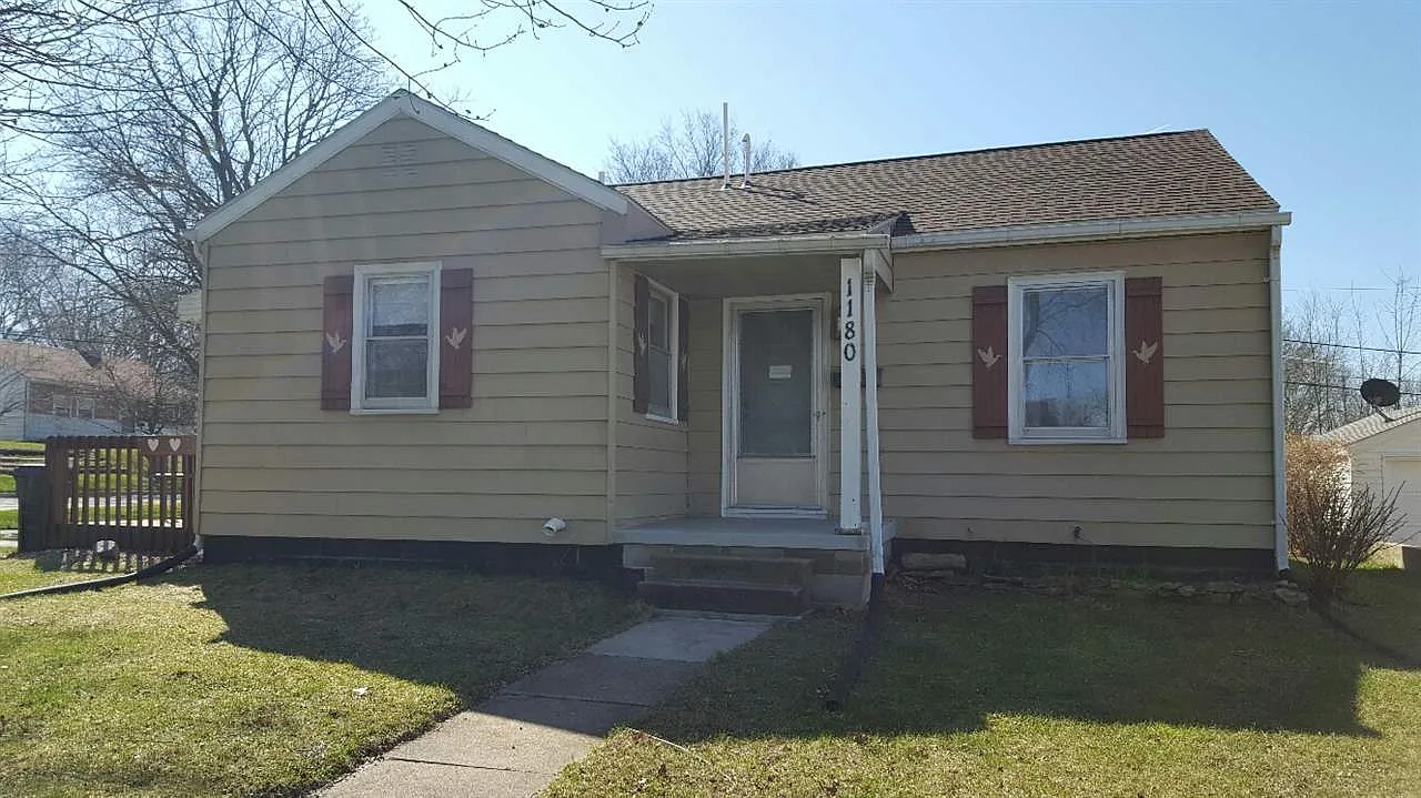 1180 Cornwall Ave photo 1