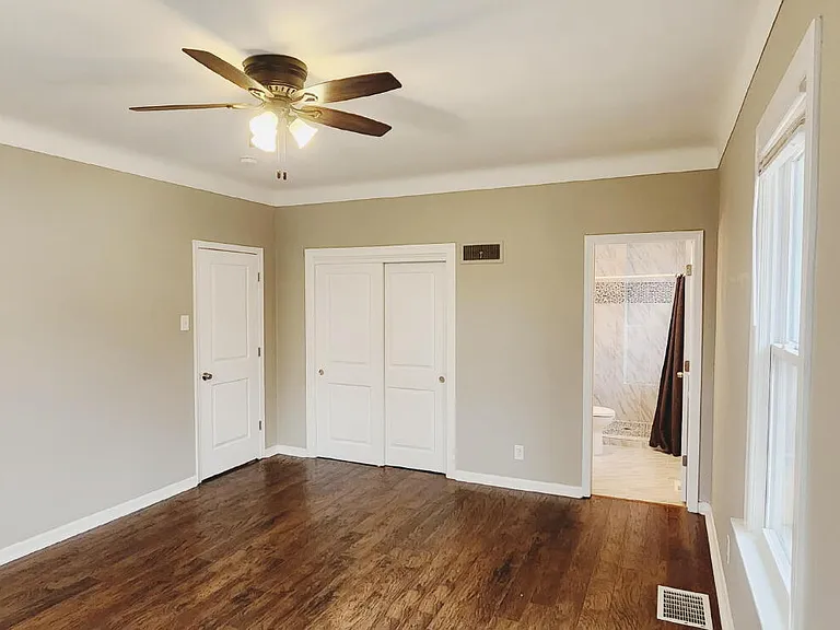 514 Ivanhoe Pl — Photo 10