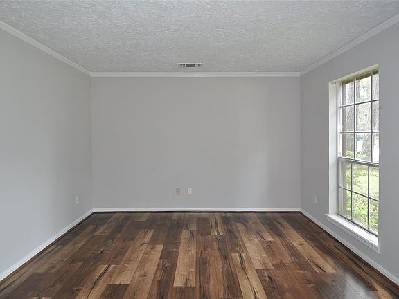 5th image of 2211 Pine River Dr