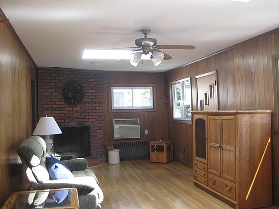 4th image of 16 Emmett St