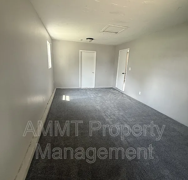 900 S 7th St — Photo 6