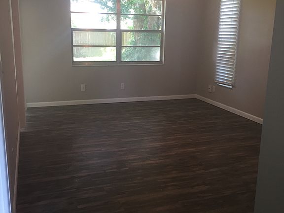 3rd image of 48 Fernwood Ln