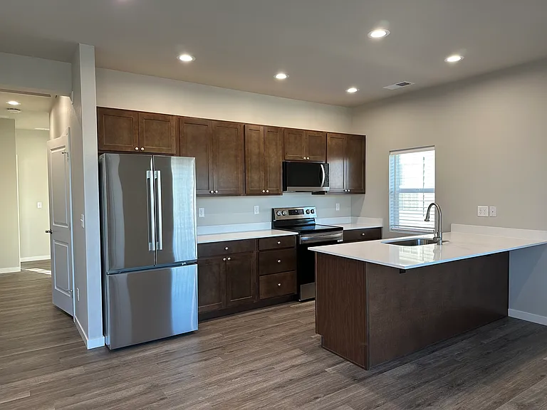 1910 Howling Moon Way #B — Photo 12