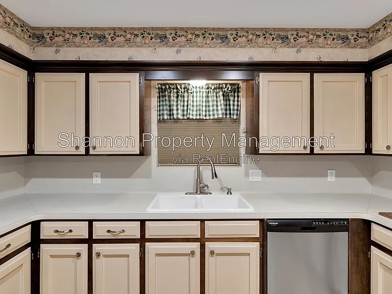 3810 Glenheather Dr — Photo 13