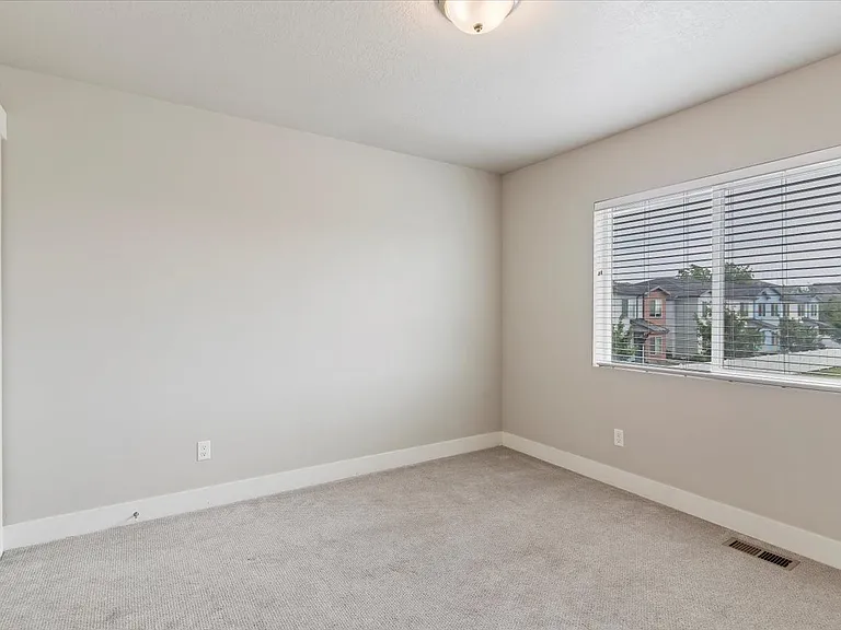 423 E Penny Ln — Photo 11