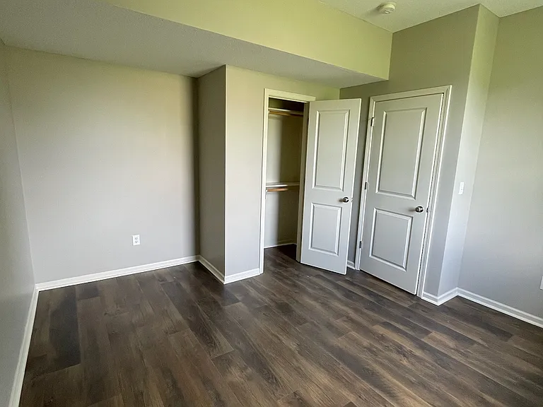 12213 Bennington Ave — Photo 16