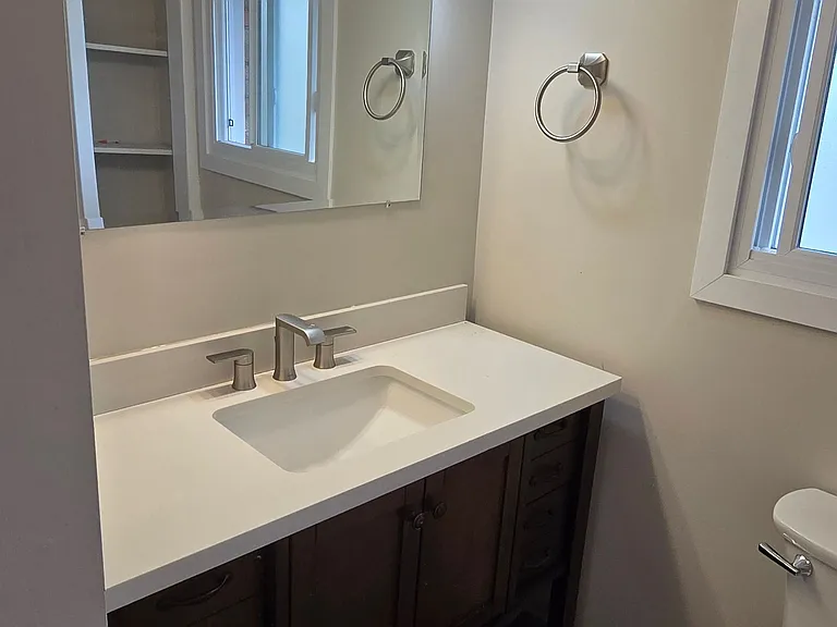 119 Louisa St — Photo 13