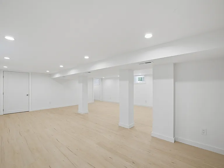 68 Gregory Blvd #1 — Photo 8