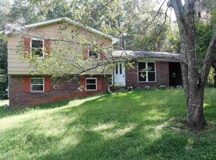 96 Hall Cir, Hartwell, GA 30643