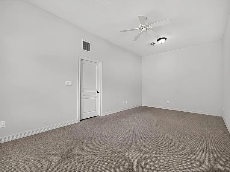 8602 Two Sisters Ct — Photo 22