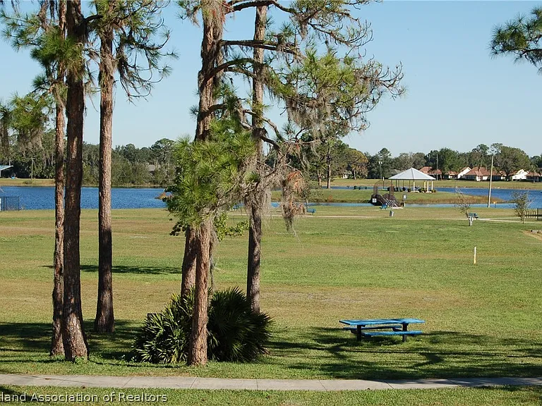 3619 Edgewater Dr — Photo 21