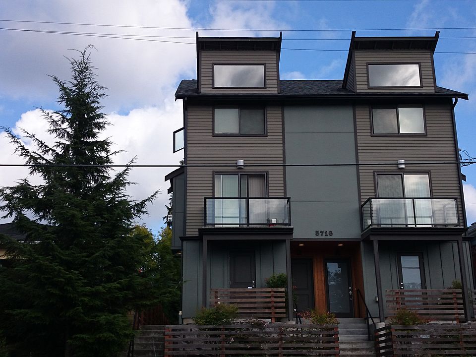 2nd image of 5716B Roosevelt Way NE
