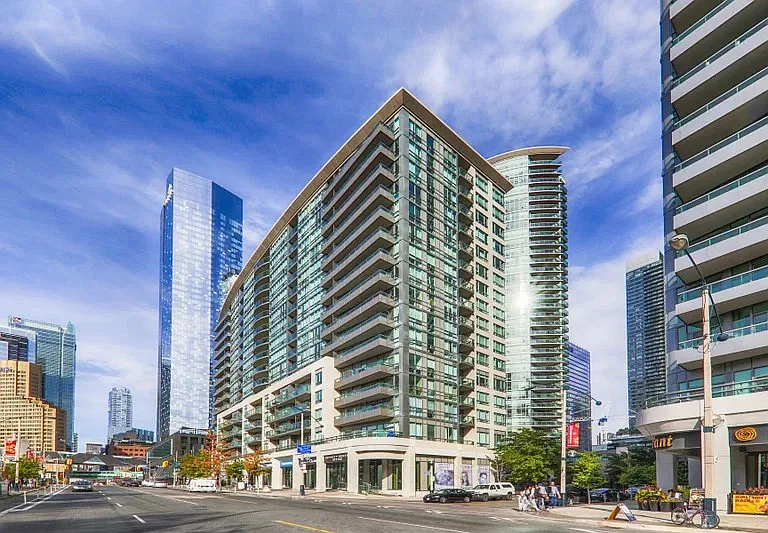 51 Lower Simcoe St #815 — Photo 15