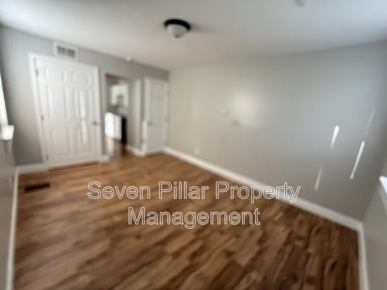 1046 Republic Ave — Photo 9