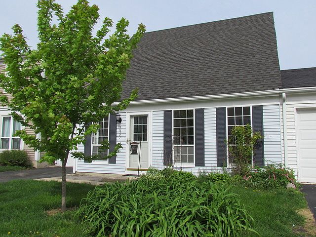 1st image of 3S277 Blackthorn Ln