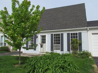 3S277 Blackthorn Ln, Warrenville, IL