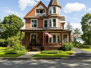 19 N Lyons Ave, Menands, NY 12204