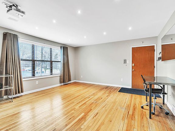4th image of 25987 Woodward Ave APT 206