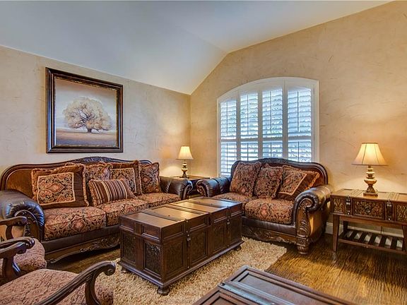 5th image of 7921 Emilie Ln