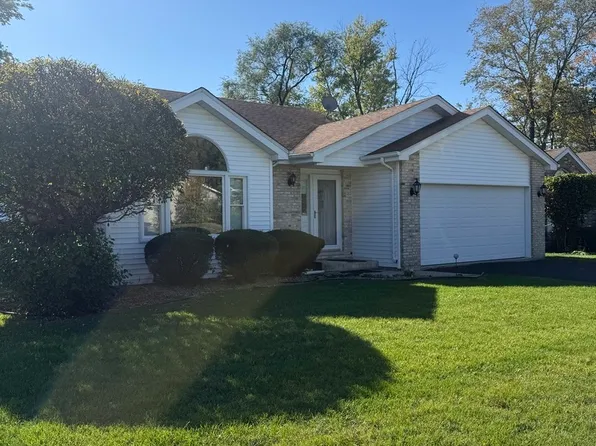 188 Cedarwood Dr, Steger, IL 60475