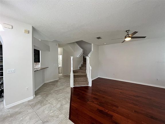 5th image of 546 52nd Ave N