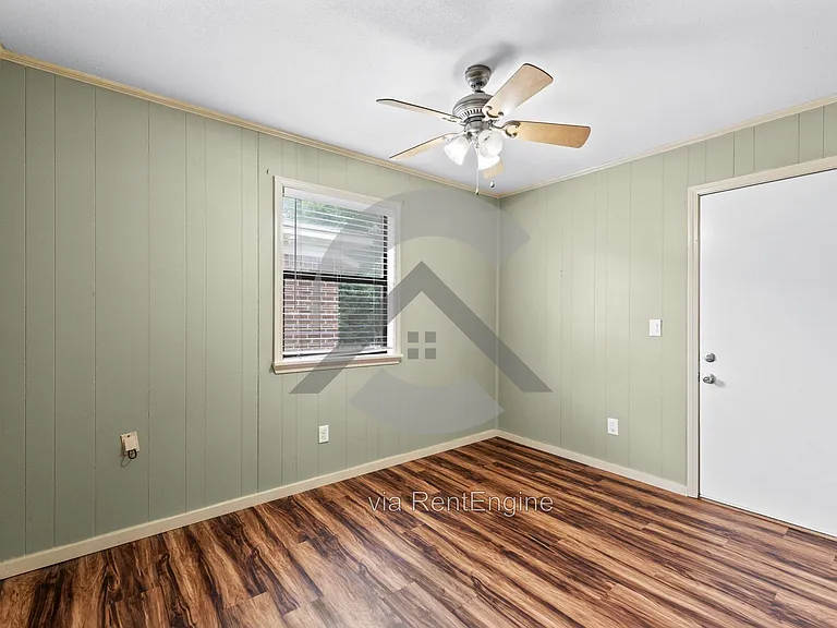 438 Helen St #2 — Photo 7