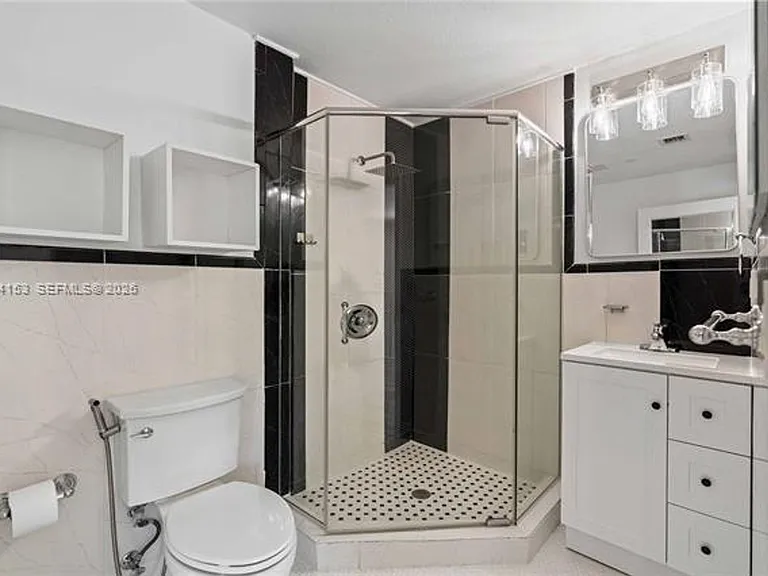 1345 SW 14th Ave #0 — Photo 47