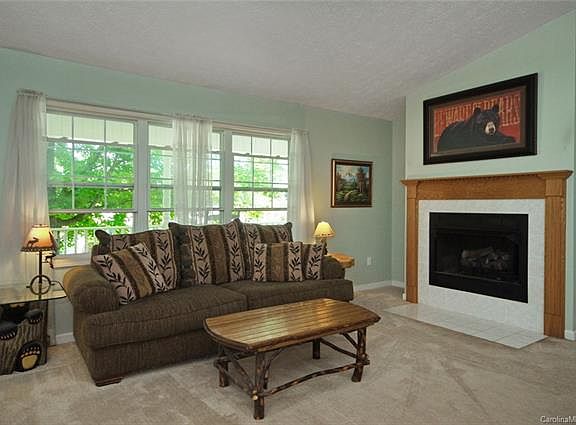5th image of 44 Meadow Dr