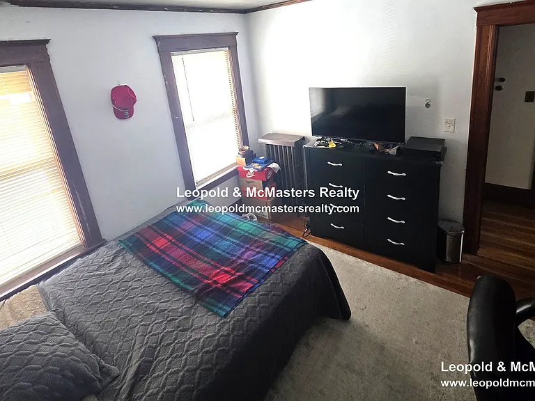 18 Lyne Rd — Photo 6