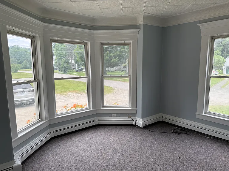 Livingroom - large bay window