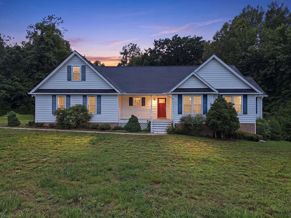 1st image of 555 Clements Dr