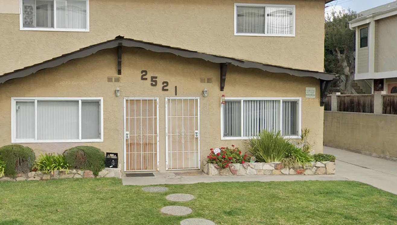 2 bed, $2,392 — Photo 1