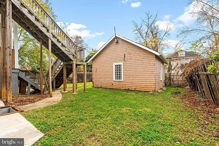 3911 Chatham Rd — Photo 41