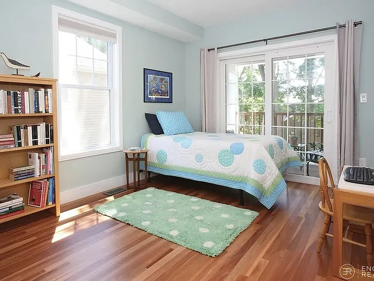 82 Summit Ave — Photo 22