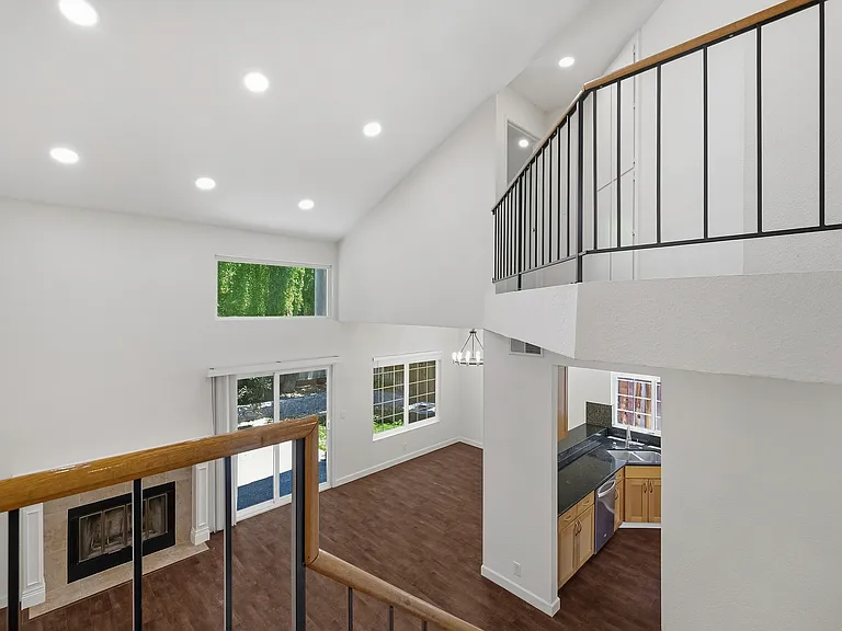 1286 Crestpoint Dr — Photo 23