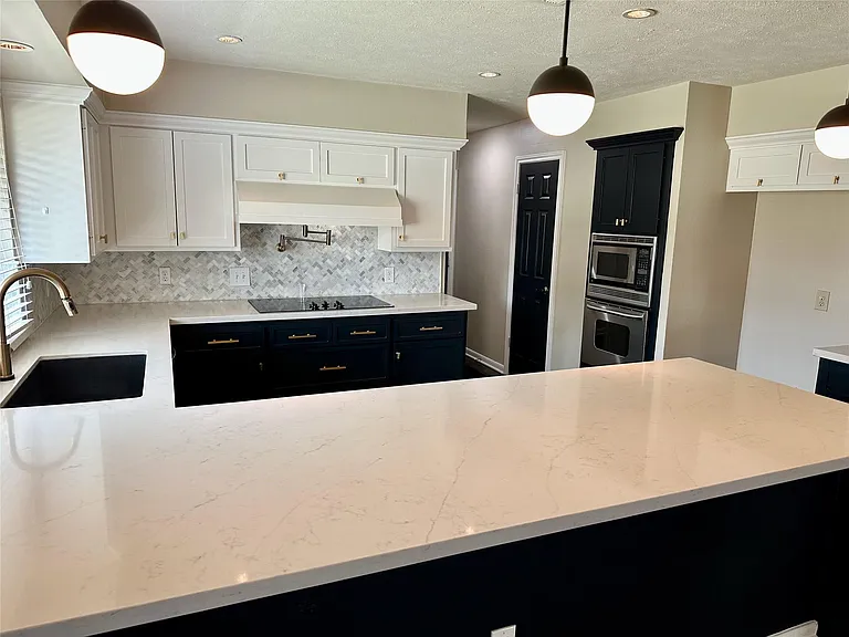 2931 Pasture Ln — Photo 6