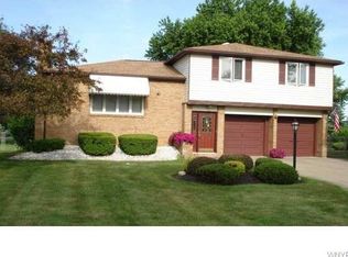 11 Sturbridge Ln, Grand Island, NY 14072