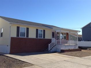 35 11th St N, Brigantine, NJ 08203