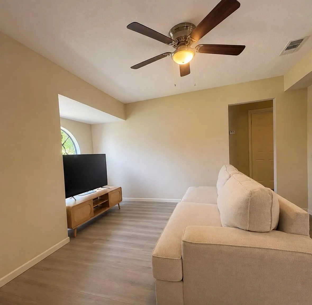 3 bed, 1.5 bath, 1186 sqft, $1,650 — Photo 4