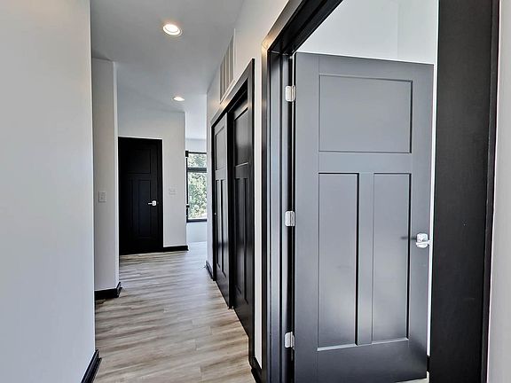 3rd image of 1749 Front St #2