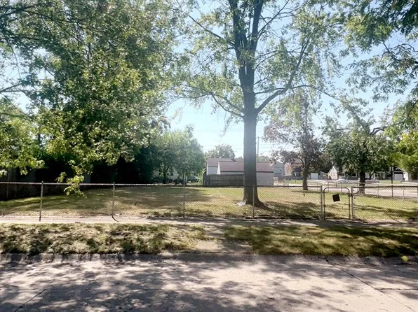 1408 E Elza Ave, Hazel Park, MI 48030