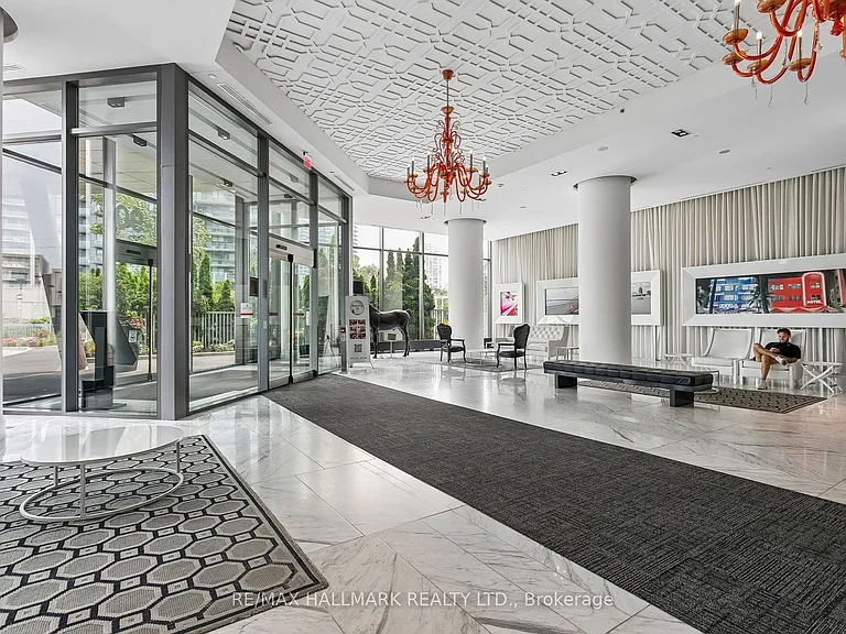90 Park Lawn Rd #Penthouse 3101 — Photo 4