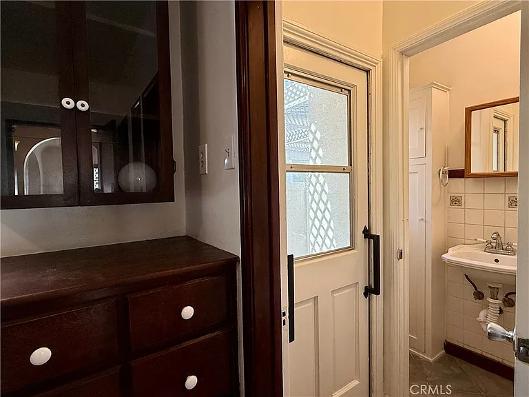 1117 Bennett Ave — Photo 16